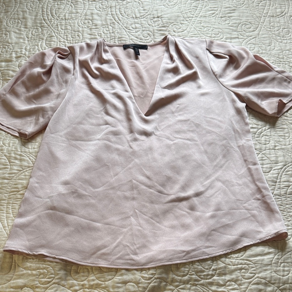 BCBGMaxAzria Soft Pink Blouse. Size Medium.